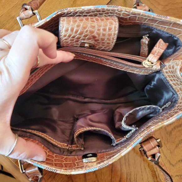 Liz Claiborne Faux Alligator Bag w Striped Fabric - Picture 5 of 10